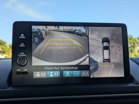 Used 2025 Honda Pilot Elite image 23