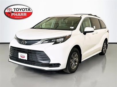 New 2026 Toyota Sienna LE