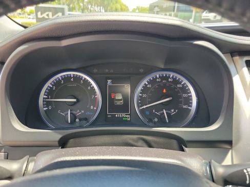 Used 2019 Toyota Highlander XLE AWD/4WD image 25