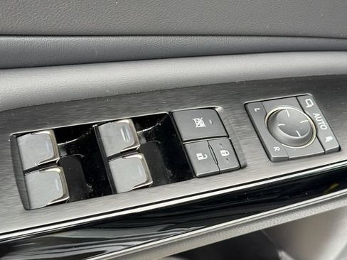 Used 2025 Lexus ES 300h w/ Premium Package FWD image 13