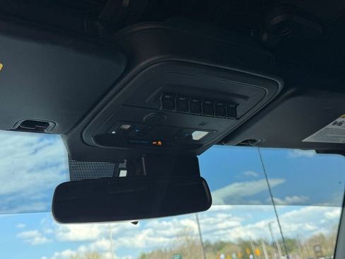 Used 2023 Ford Bronco Badlands image 25