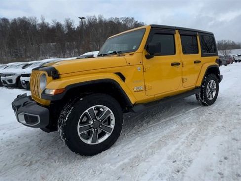 Used 2019 Jeep Wrangler Unlimited Sahara w/ Dual Top Group image 4