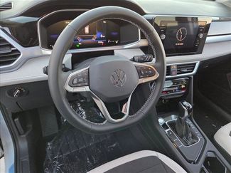 New 2026 Volkswagen Taos SE video 3