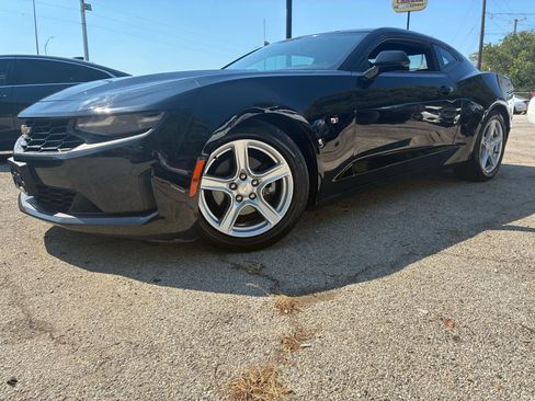 Used 2020 Chevrolet Camaro LT image 2