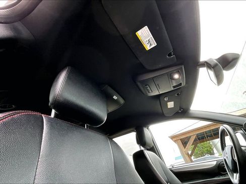 Used 2019 Dodge Grand Caravan GT image 28