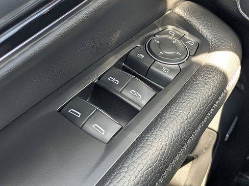 Certified 2025 GMC Yukon Denali AWD/4WD image 40