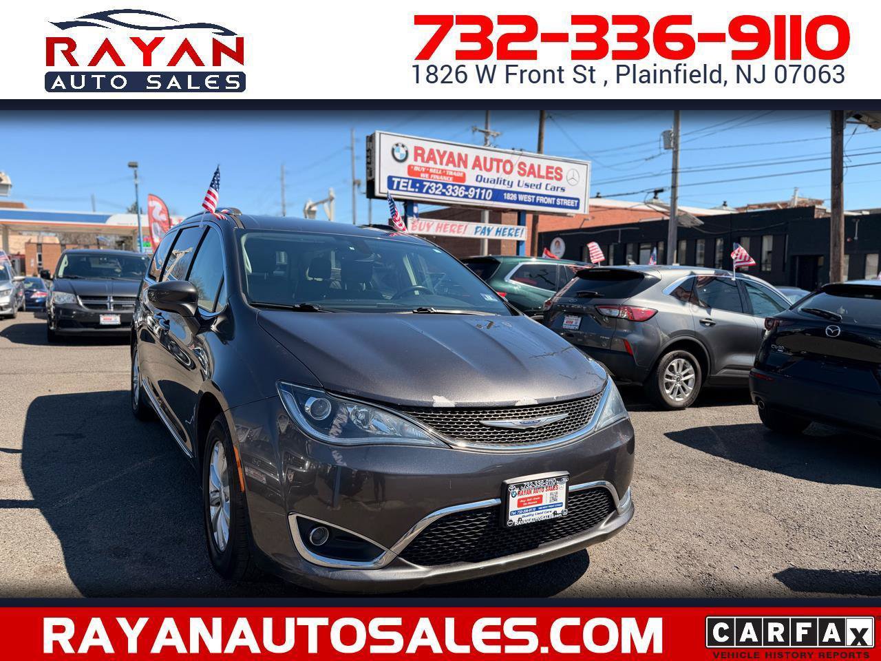 Used 2019 Chrysler Pacifica Touring-L FWD image 1