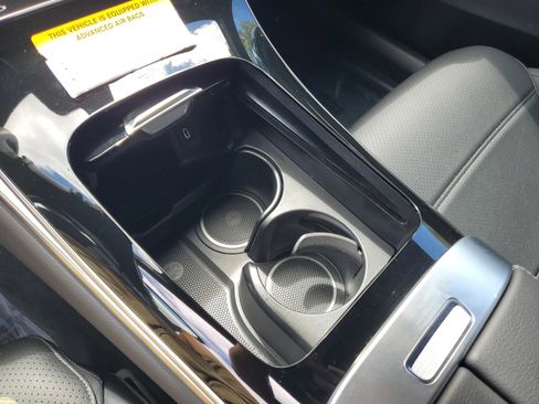 Certified 2025 Mercedes-Benz GLC 300 image 29