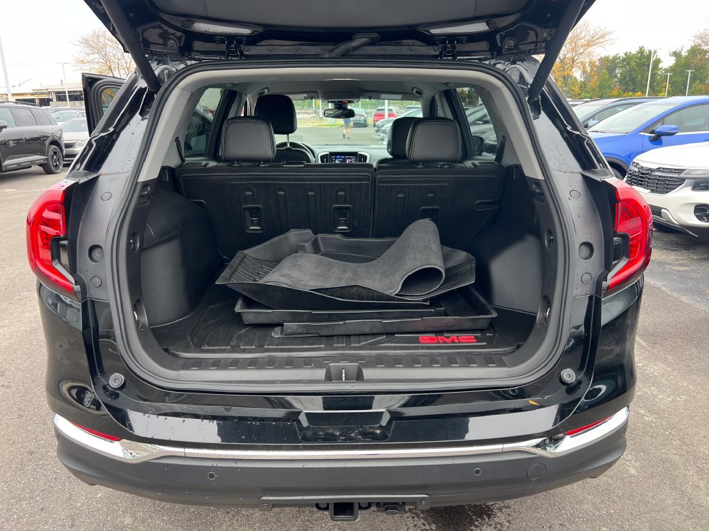 Used 2022 GMC Terrain SLT w/ Tech Package AWD/4WD image 25