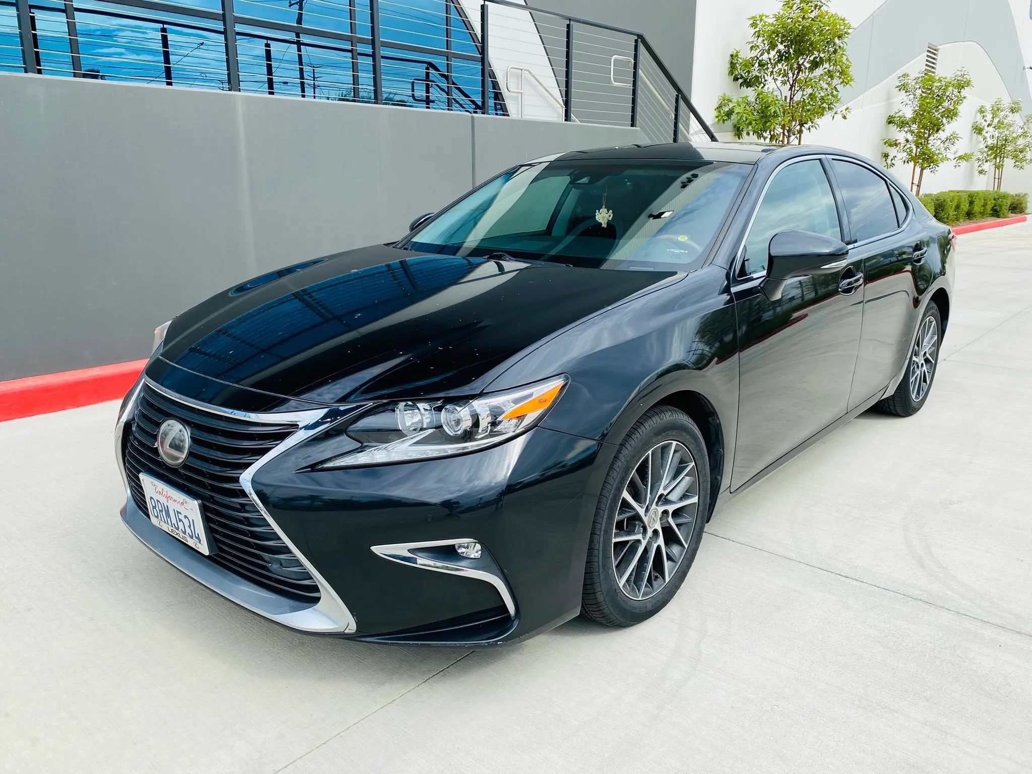 Used 2017 Lexus ES 350 w/ Navigation System Package FWD image 1