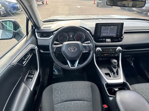 Used 2021 Toyota RAV4 XLE image 13