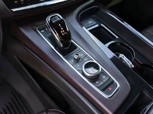 Used 2022 Cadillac Escalade Premium Luxury Platinum AWD/4WD image 20
