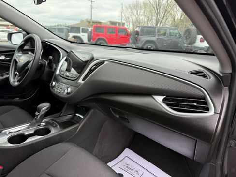Used 2024 Chevrolet Malibu LT FWD image 23