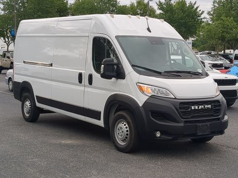 Used 2025 RAM ProMaster 2500 w/ Convenience Group FWD image 2