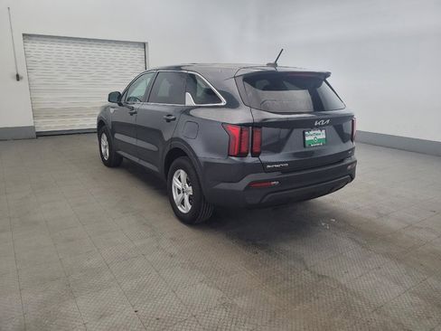 Used 2023 Kia Sorento LX image 5