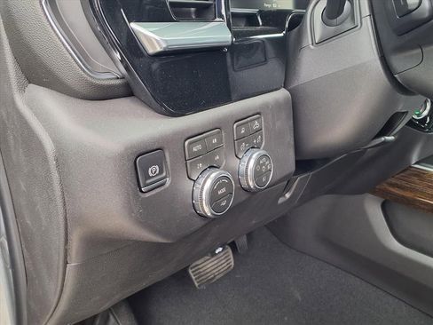 New 2026 GMC Sierra 1500 Elevation image 12