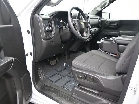 Used 2024 Chevrolet Silverado 1500 Custom image 11