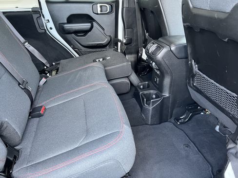 Used 2025 Jeep Wrangler Unlimited Rubicon AWD/4WD image 20