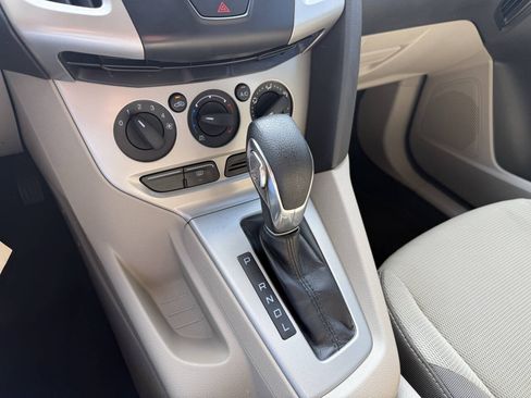 Used 2012 Ford Focus SE FWD image 12