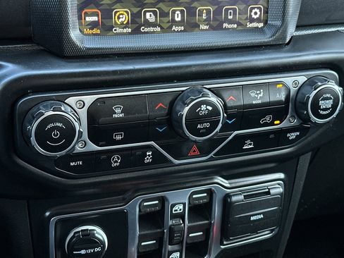 Used 2021 Jeep Wrangler Unlimited Sport image 20