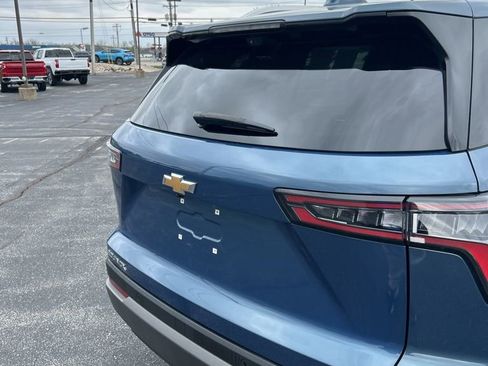 Used 2025 Chevrolet Equinox LT w/ Convenience Package II image 18