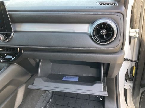 Used 2023 Chevrolet Colorado LT w/ LT Convenience Package II image 30