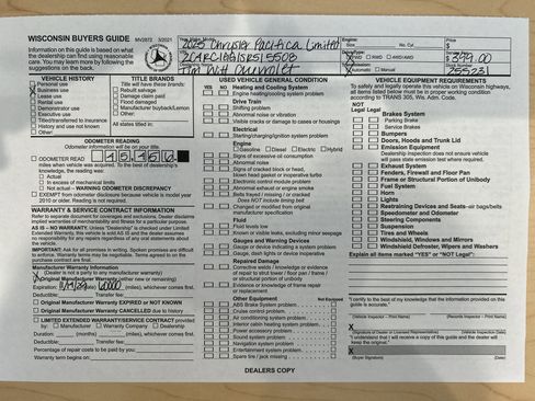 Used 2025 Chrysler Pacifica Limited image 10