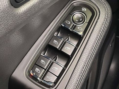 Certified 2022 Porsche Macan AWD/4WD image 39