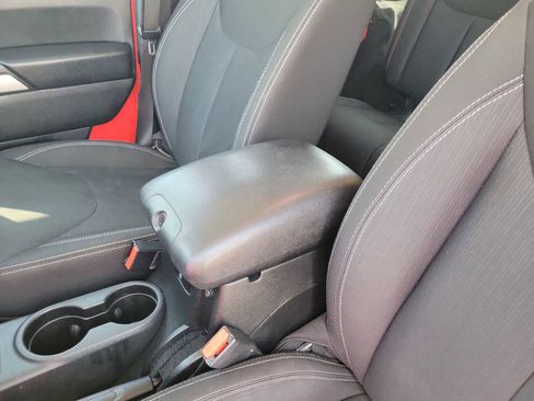 Used 2016 Jeep Wrangler Unlimited Rubicon w/ Connectivity Group image 12