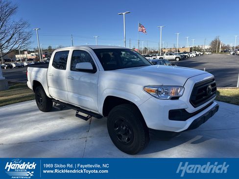 Used 2023 Toyota Tacoma TRD Off-Road image 1
