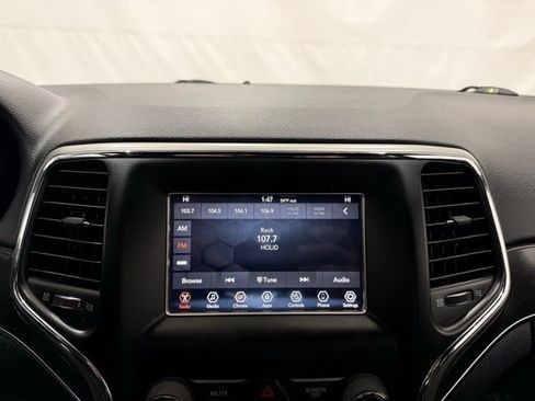 Used 2018 Jeep Grand Cherokee Limited image 38