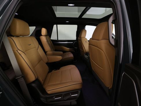 Used 2026 Cadillac Escalade Luxury w/ Touring Package AWD/4WD image 11