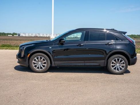 Used 2023 Cadillac XT4 Sport w/ Technology Package AWD/4WD image 4