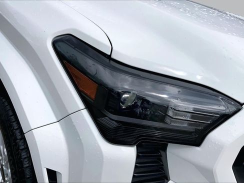 Used 2024 Toyota Tacoma SR5 AWD/4WD image 27