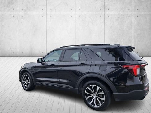 Used 2025 Ford Explorer ST-Line image 7