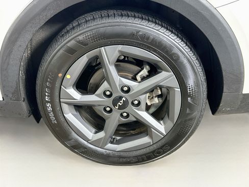 Used 2025 Kia K4 FWD image 11