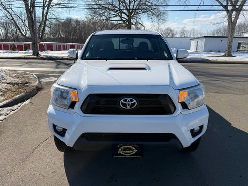 Used 2014 Toyota Tacoma 4x4 Access Cab V6 w/ TRD Sport Package image 2