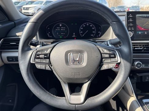 Used 2018 Honda Accord Touring image 23