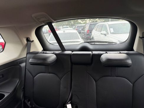 Used 2025 Honda Pilot EX-L image 10
