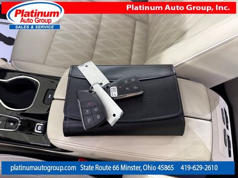 Used 2023 Buick Envision Avenir AWD/4WD image 25