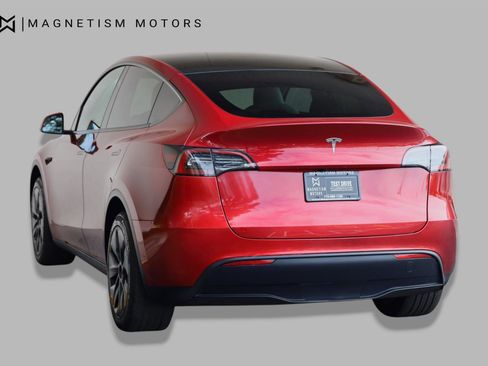 Used 2024 Tesla Model Y Long Range RWD image 9