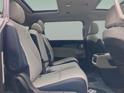 New 2026 Kia Carnival SX Prestige FWD image 16
