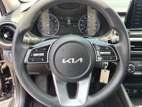 Used 2022 Kia Forte LXS FWD image 20