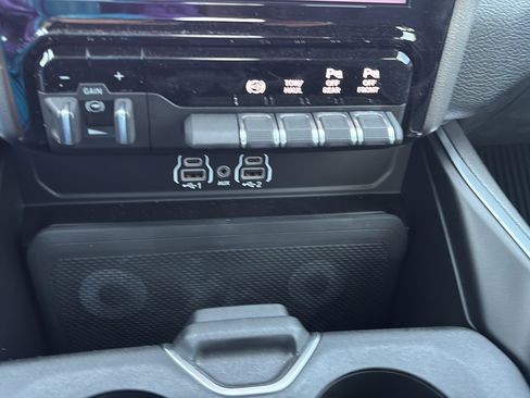 New 2025 RAM 2500 Big Horn AWD/4WD image 26