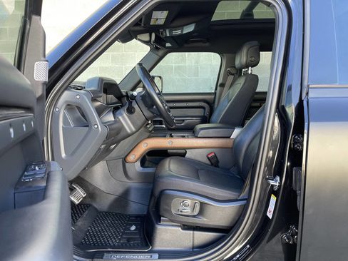 Used 2023 Land Rover Defender 130 X image 13