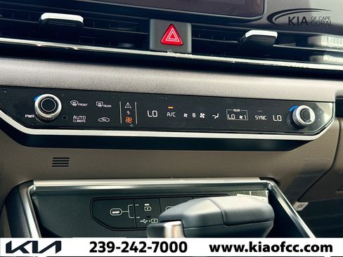 New 2026 Kia Carnival EX FWD image 34