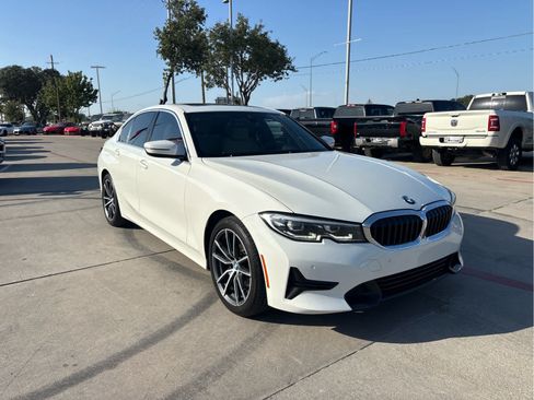 Used 2019 BMW 330i Sedan w/ Premium Package RWD image 3