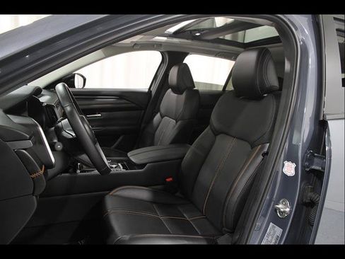 Certified 2025 MAZDA CX-50 AWD 2.5 Hybrid w/ Premium Pkg image 5
