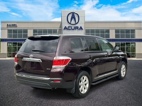 Used 2012 Toyota Highlander 4WD w/ Tow Pkg image 5