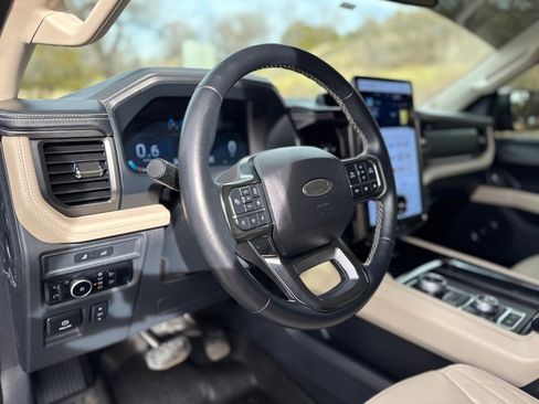 Used 2024 Ford Expedition Max Platinum image 13